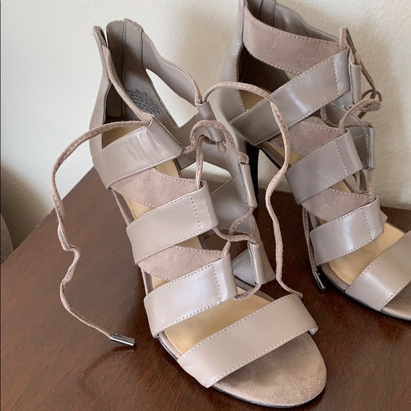 Lace up 3” grey heels - Picture 2 of 4